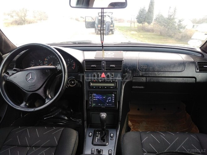 Mercedes C 220 1999, 312,422 km - 2.2 l - Qusar