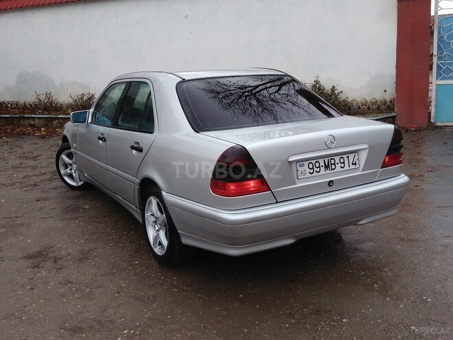 Mercedes C 220 1999, 312,422 km - 2.2 l - Qusar