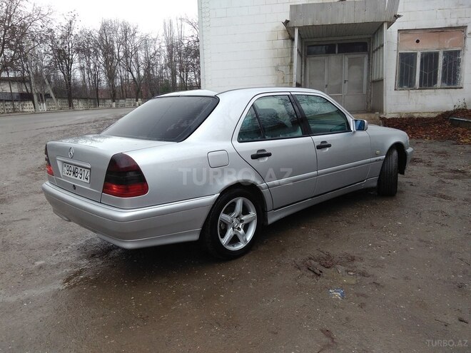 Mercedes C 220 1999, 312,422 km - 2.2 l - Qusar