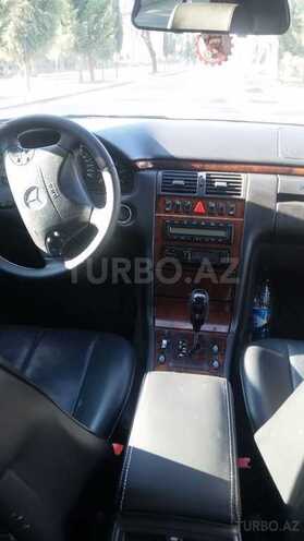 Mercedes E 220 2000, 410,000 km - 2.2 l - Zaqatala