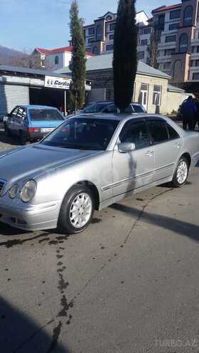 Mercedes E 220 2000, 410,000 km - 2.2 l - Zaqatala
