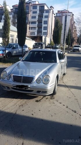 Mercedes E 220 2000, 410,000 km - 2.2 l - Zaqatala