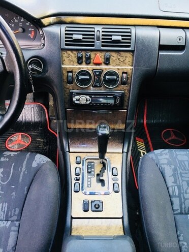 Mercedes E 240 1998, 297,450 km - 2.4 л - Sumqayıt