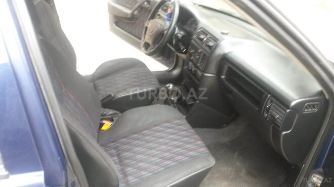 Opel Vectra 1994, 196,000 km - 1.8 l - Bakı