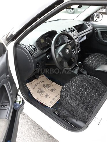 Skoda Fabia 2013, 160,900 km - 1.2 l - Bakı