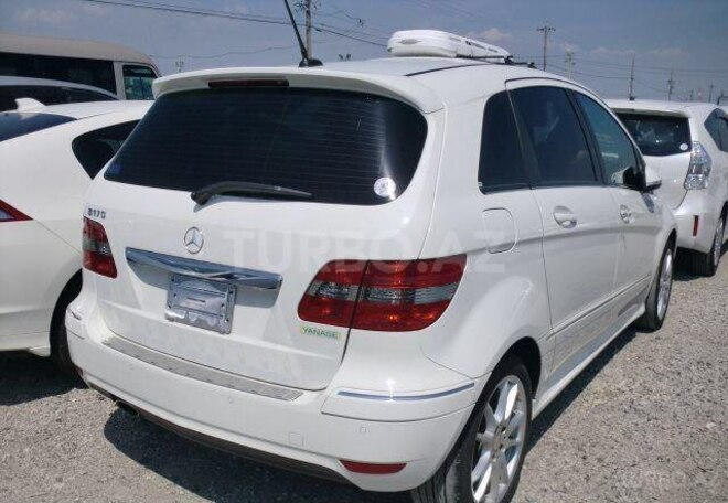 Mercedes B 170 2008, 68,000 km - 1.7 л - Bakı