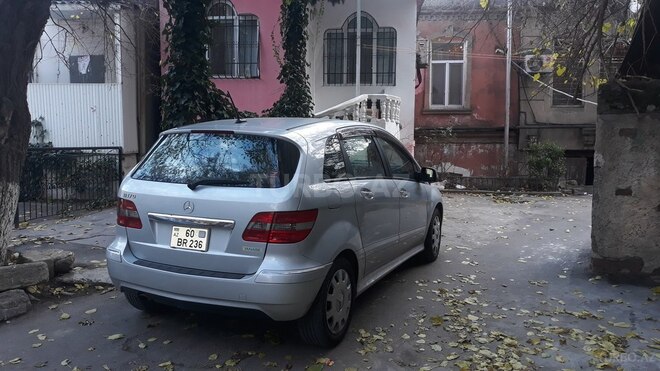 Mercedes B 170 2009, 57,400 km - 1.7 l - Bakı