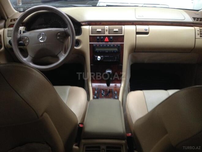 Mercedes E 240 2001, 198,000 km - 2.4 l - Bakı
