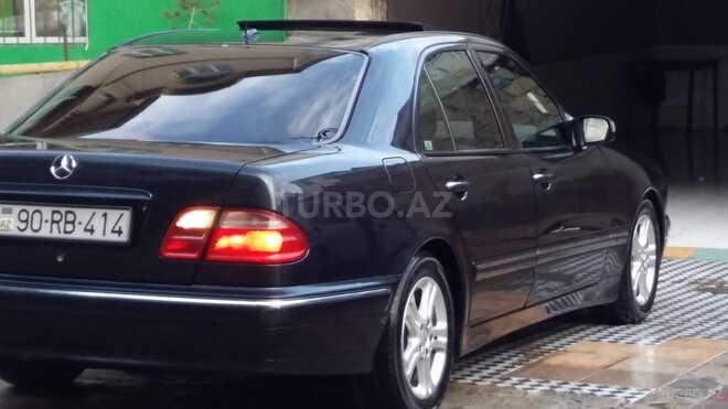 Mercedes E 240 2001, 217,400 km - 2.6 l - Bakı