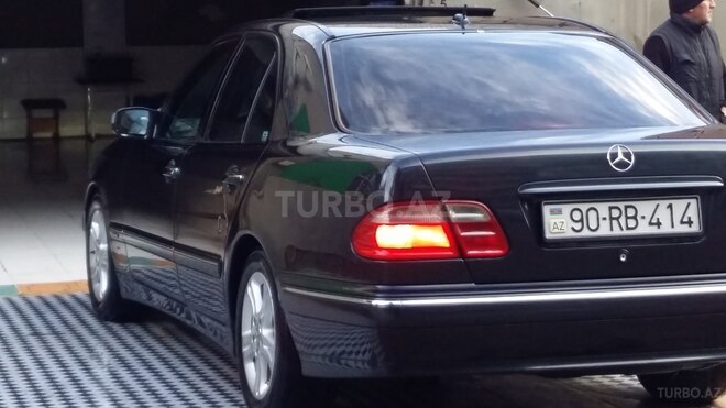 Mercedes E 240 2001, 217,400 km - 2.6 l - Bakı