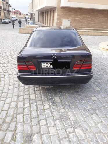 Mercedes E 270 1999, 364,200 km - 2.7 l - Bakı