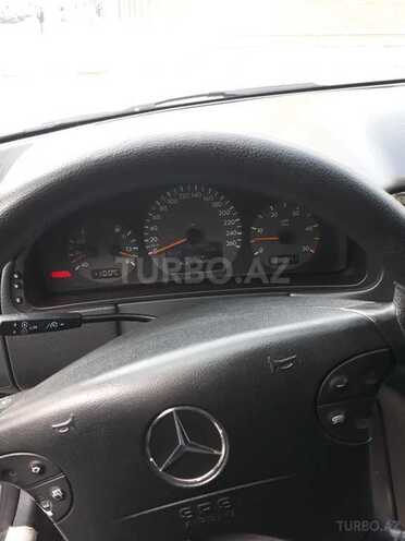 Mercedes E 270 1999, 364,200 km - 2.7 l - Bakı