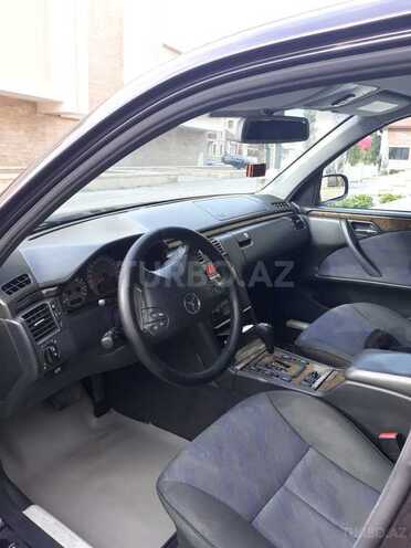 Mercedes E 270 1999, 364,200 km - 2.7 l - Bakı
