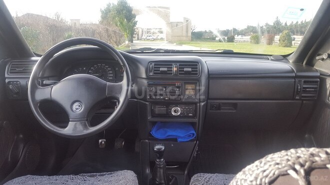Opel Vectra 1994, 380,000 km - 1.8 l - Bakı