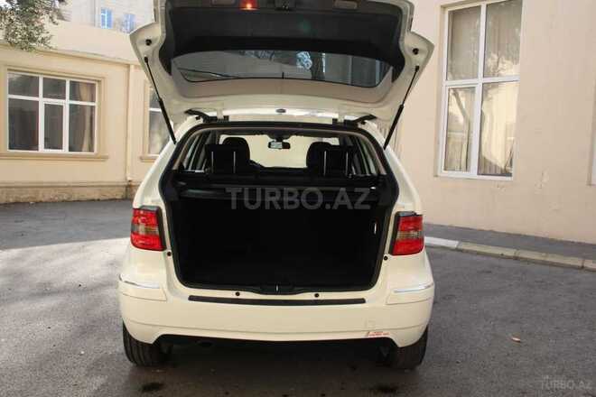 Mercedes B 180 2009, 35,000 km - 1.7 л - Bakı