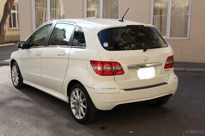 Mercedes B 180 2009, 35,000 km - 1.7 л - Bakı