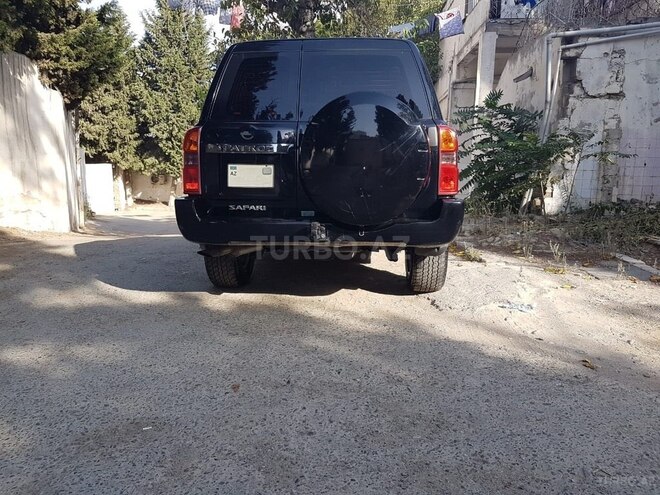 Nissan Patrol 2005, 250,000 km - 4.8 l - Bakı
