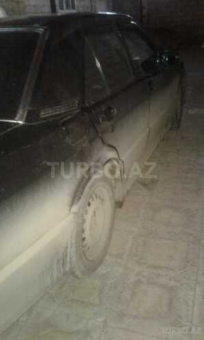 Mercedes 190 1990, 300,000 km - 2.0 l - Salyan