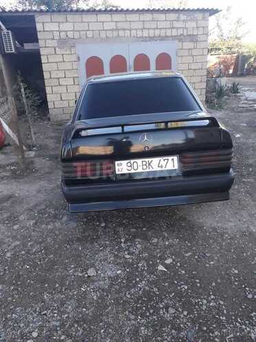 Mercedes 190 1990, 300,000 km - 2.0 l - Salyan