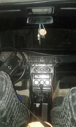 Mercedes 190 1990, 300,000 km - 2.0 l - Salyan