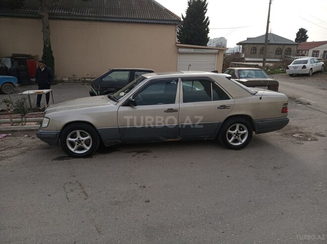 Mercedes E 300 1991, 333,331 km - 3.0 l - Bakı
