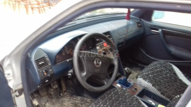 Mercedes C 180 1999, 425,000 km - 1.8 л - Neftçala