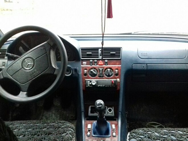 Mercedes C 180 1999, 425,000 km - 1.8 л - Neftçala