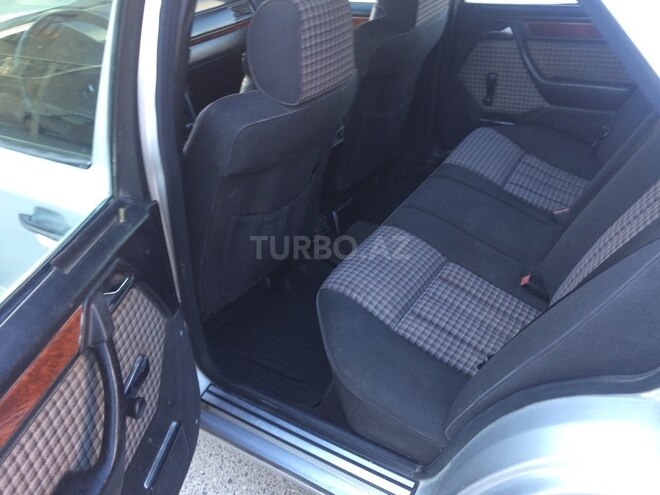 Mercedes E 230 1992, 241,041 km - 2.3 l - Sumqayıt