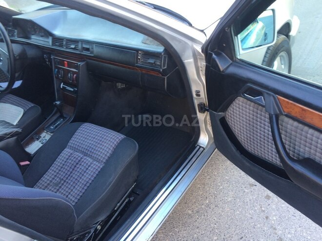 Mercedes E 230 1992, 241,041 km - 2.3 l - Sumqayıt