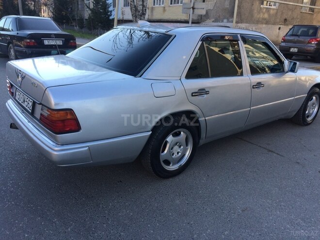 Mercedes E 230 1992, 241,041 km - 2.3 l - Sumqayıt