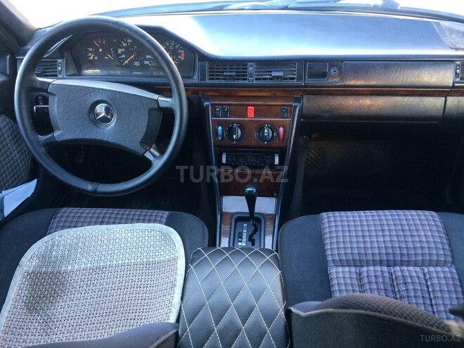 Mercedes E 230 1992, 241,041 km - 2.3 l - Sumqayıt