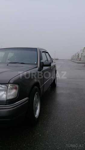 Mercedes E 230 1990, 310,000 km - 2.3 l - Bakı