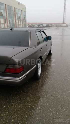 Mercedes E 230 1990, 310,000 km - 2.3 l - Bakı