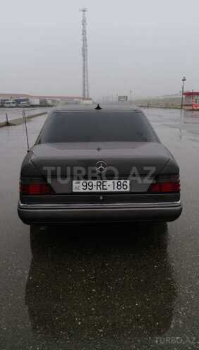 Mercedes E 230 1990, 310,000 km - 2.3 l - Bakı