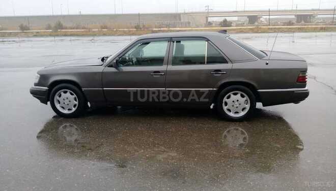 Mercedes E 230 1990, 310,000 km - 2.3 l - Bakı