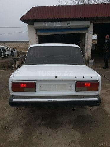 LADA (VAZ) 2107 2005, 200,000 km - 1.6 l - Salyan