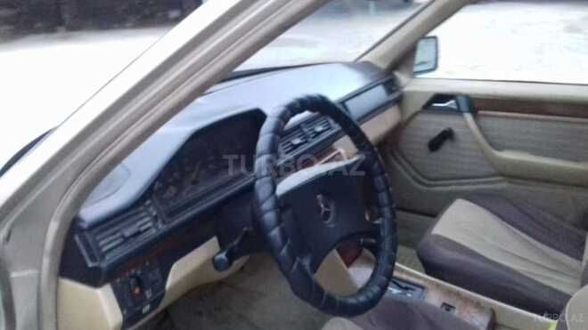 Mercedes E 200 1991, 223,000 km - 2.0 l - Bakı
