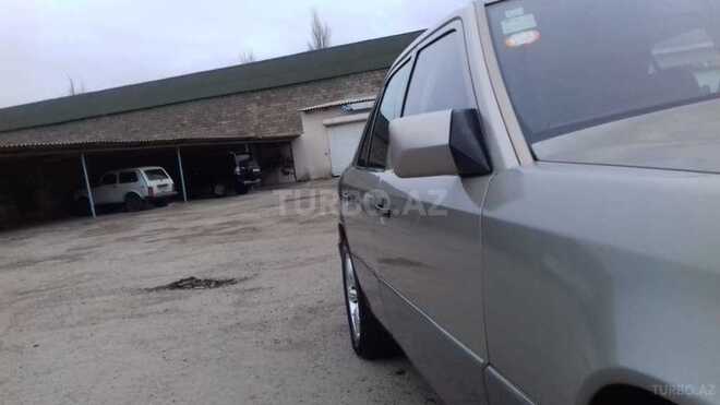 Mercedes E 200 1991, 223,000 km - 2.0 l - Bakı