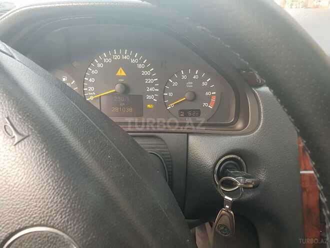 Mercedes E 240 2000, 280,000 km - 2.6 l - Bakı