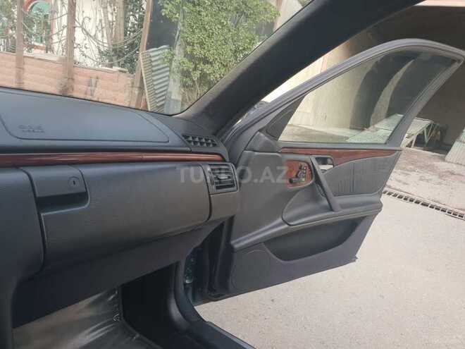Mercedes E 240 2000, 280,000 km - 2.6 l - Bakı