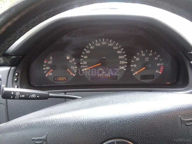 Mercedes E 240 1999, 172,154 km - 2.4 л - Bakı