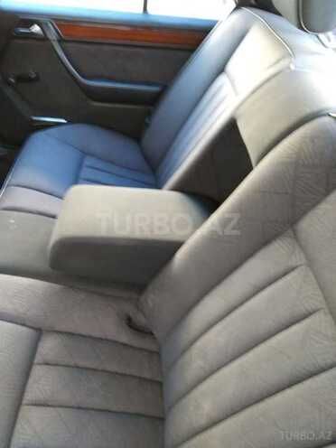 Mercedes E 220 1994, 285,000 km - 2.2 l - Bakı