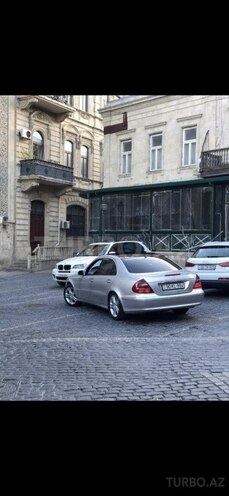 Mercedes E 320 2003, 300,000 km - 3.2 l - Bakı