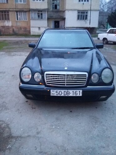 Mercedes E 230 1996, 247,000 km - 2.3 l - Sumqayıt