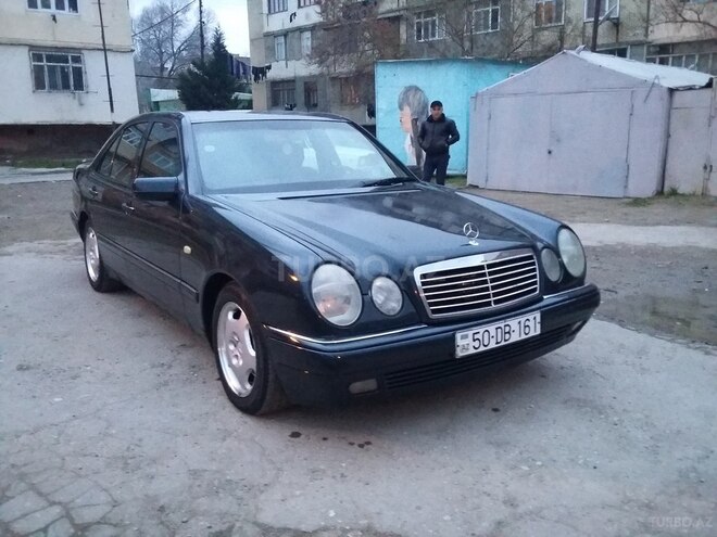 Mercedes E 230 1996, 247,000 km - 2.3 l - Sumqayıt