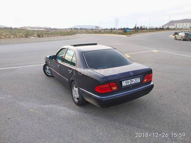Mercedes E 240 1998, 270,000 km - 2.4 l - Bakı