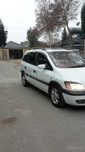 Opel Zafira 2000, 256,000 km - 2.2 l - Ucar