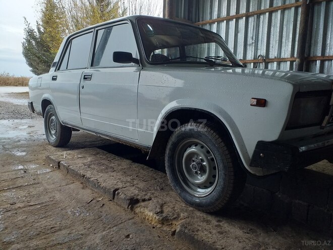 LADA (VAZ) 2107 2000, 196,000 km - 1.6 л - Salyan