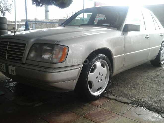 Mercedes E 220 1995, 229,000 km - 2.2 l - Bakı