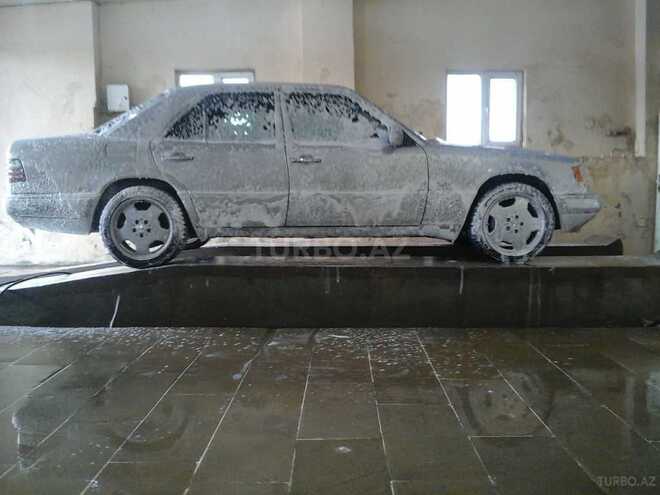 Mercedes E 220 1995, 229,000 km - 2.2 l - Bakı